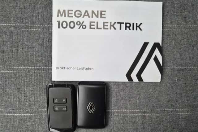 Renault Mégane E-Tech (2022) thumbnail 5