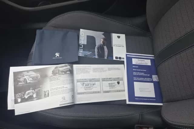 Peugeot 208 (2022) thumbnail 5