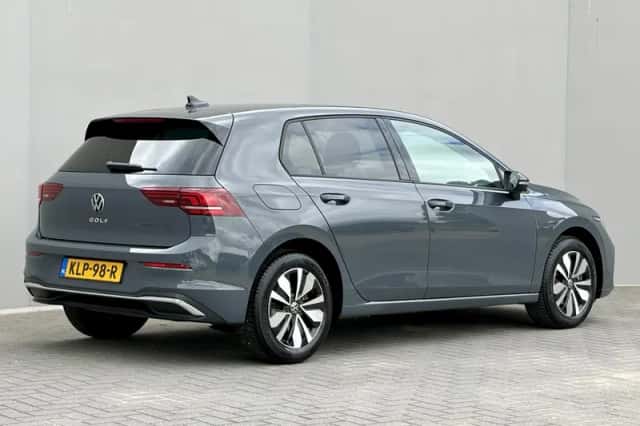 Volkswagen Golf (2025) thumbnail 3