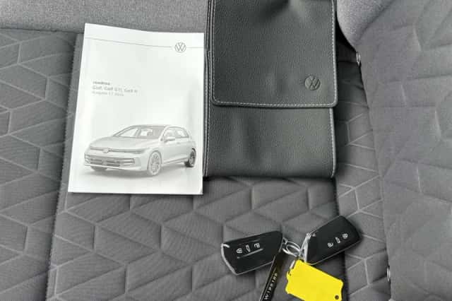 Volkswagen Golf (2025) thumbnail 5