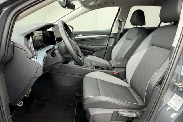 Volkswagen Golf (2025) thumbnail 6