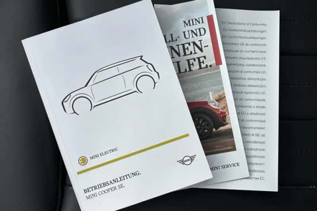 MINI Mini Electric (2023) thumbnail 5