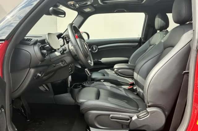MINI Mini Electric (2023) thumbnail 6