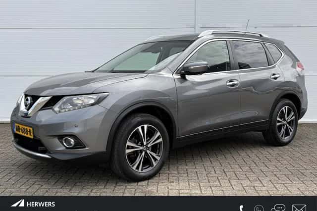 Nissan X-Trail (2017) thumbnail 1