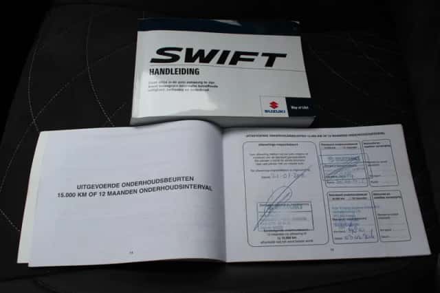 Suzuki Swift (2015) thumbnail 4