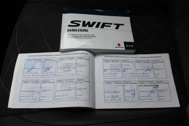 Suzuki Swift (2015) thumbnail 5