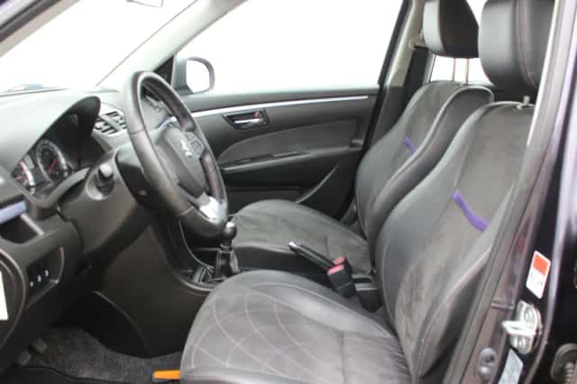 Suzuki Swift (2015) thumbnail 6