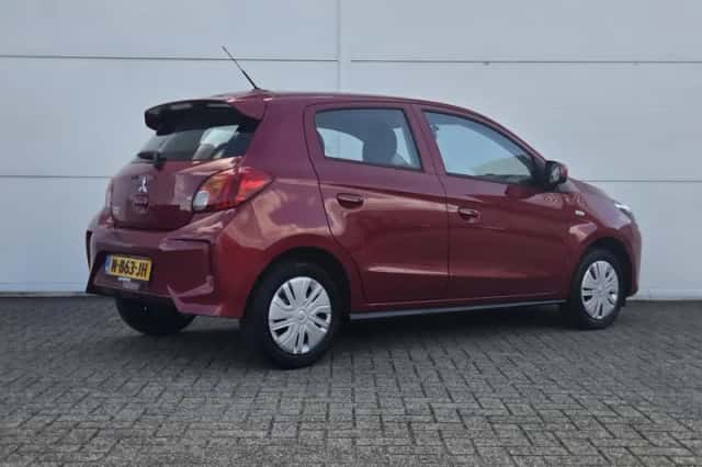 Mitsubishi Space Star (2021) thumbnail 3
