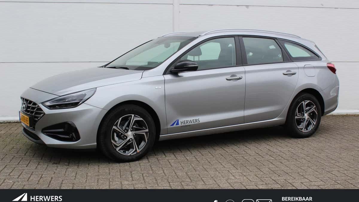 Hyundai i30 (2024) — foto 1