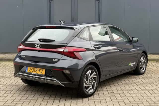 Hyundai i20 (2024) thumbnail 3