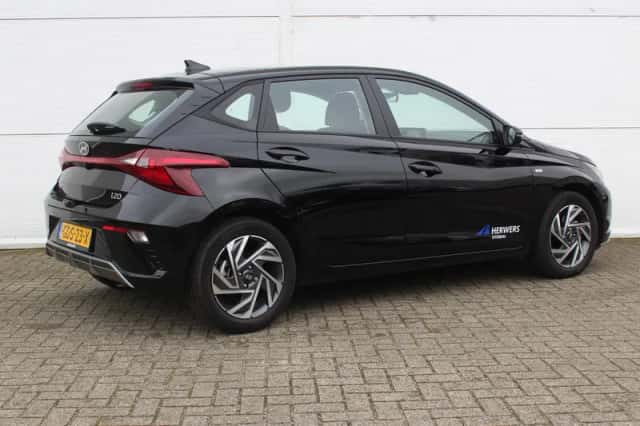 Hyundai i20 (2024) thumbnail 3
