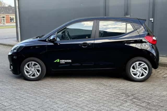 Hyundai i10 (2024) thumbnail 9