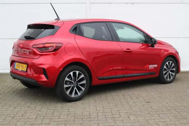 Mitsubishi Colt (2025) thumbnail 3