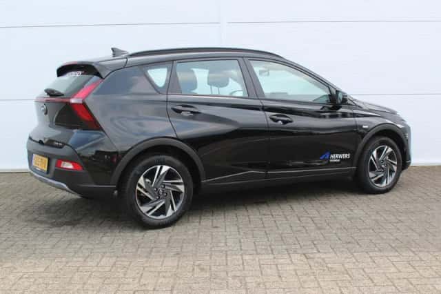 Hyundai Bayon (2024) thumbnail 3