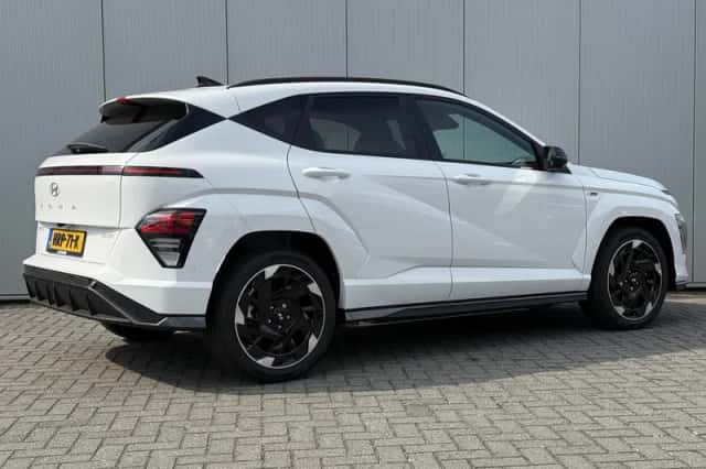 Hyundai Kona (2025) thumbnail 3