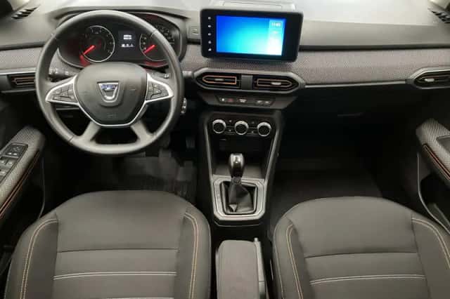 Dacia Sandero Stepway (2023) thumbnail 2