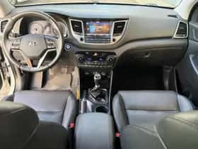 Hyundai Tucson (2015) thumbnail 5