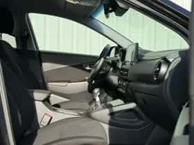 Hyundai Kona (2022) thumbnail 4