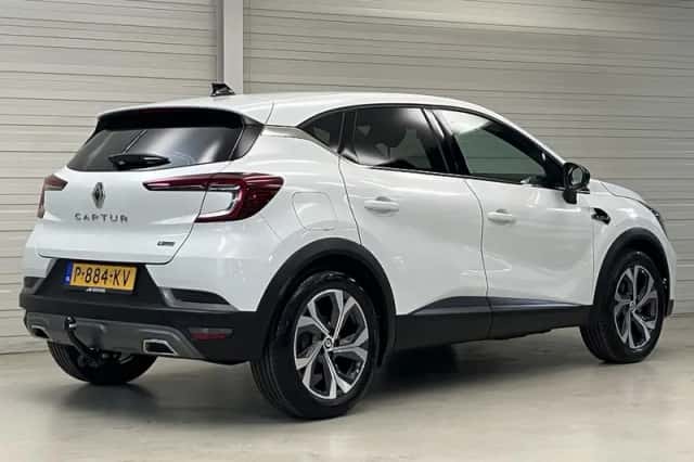 Renault Captur (2022) thumbnail 3