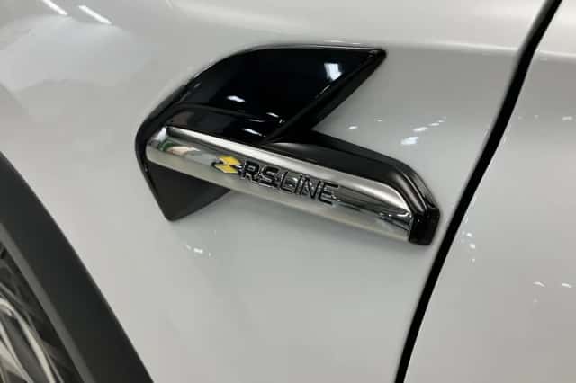Renault Captur (2022) thumbnail 4