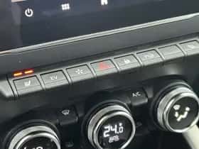 Renault Captur (2021) thumbnail 21