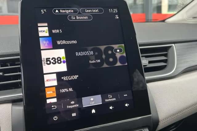 Renault Captur (2021) thumbnail 9