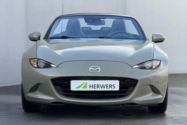 Mazda MX-5 (2023) thumbnail 8