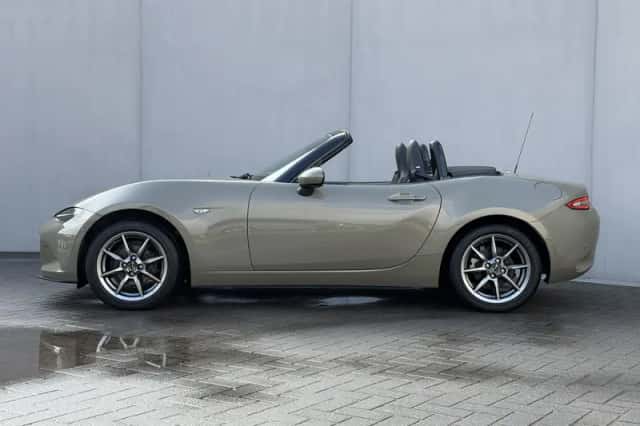 Mazda MX-5 (2023) thumbnail 9