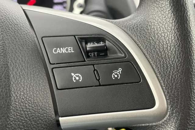 Mitsubishi Eclipse Cross (2018) thumbnail 11