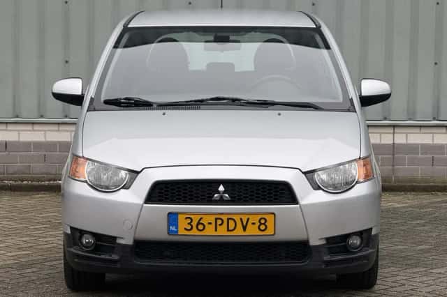 Mitsubishi Colt (2011) thumbnail 17