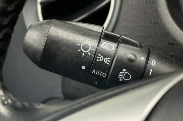 Mitsubishi Colt (2011) thumbnail 23