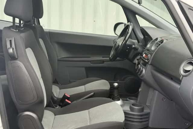 Mitsubishi Colt (2011) thumbnail 4