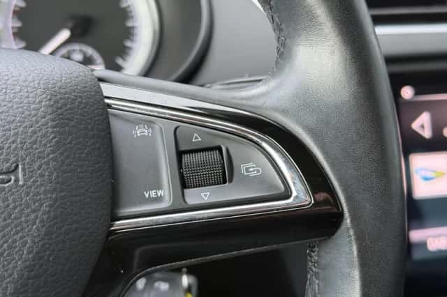 Škoda Octavia (2019) thumbnail 8