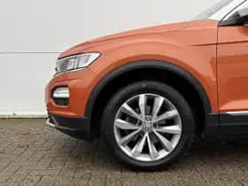 Volkswagen T-Roc (2019) thumbnail 23