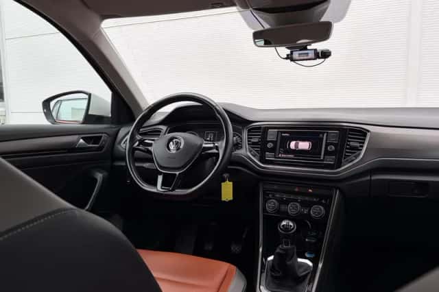 Volkswagen T-Roc (2019) thumbnail 9