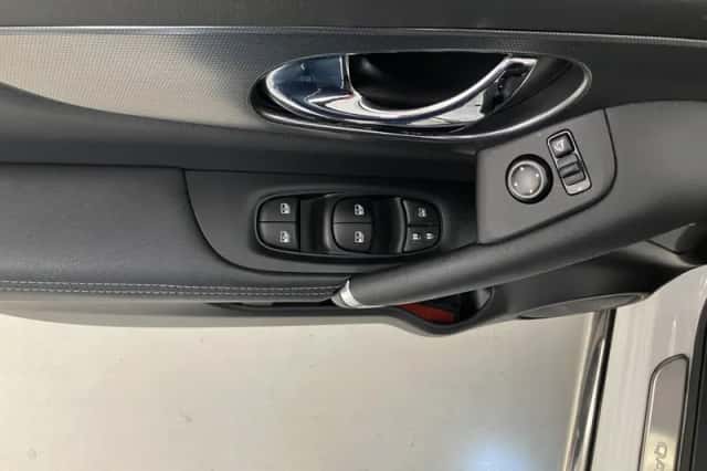Nissan Qashqai (2021) thumbnail 17