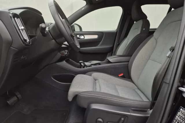 Volvo XC40 (2023) thumbnail 11