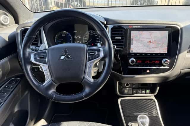 Mitsubishi Outlander (2019) thumbnail 19