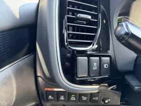 Mitsubishi Outlander (2019) thumbnail 33