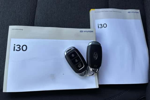 Hyundai i30 (2022) thumbnail 4