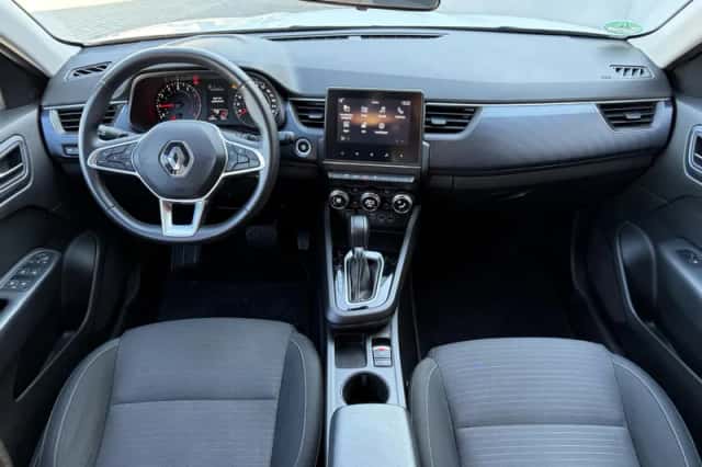 Renault Arkana (2022) thumbnail 2