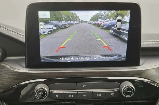 Ford Kuga (2023) thumbnail 5