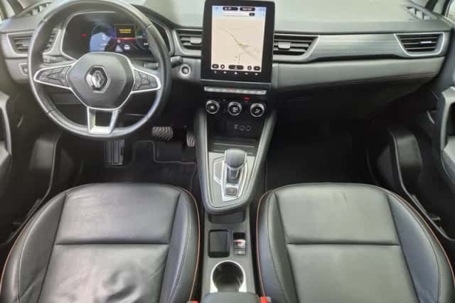 Renault Captur (2022) thumbnail 2