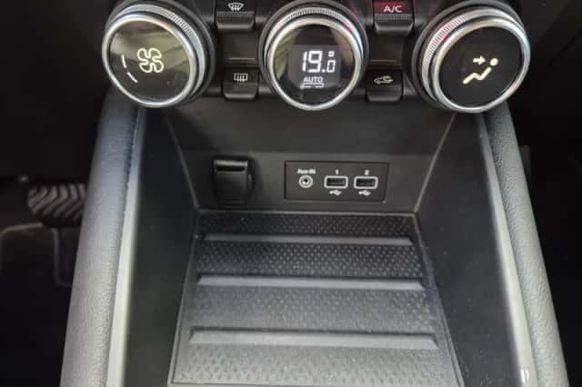 Renault Captur (2022) thumbnail 15