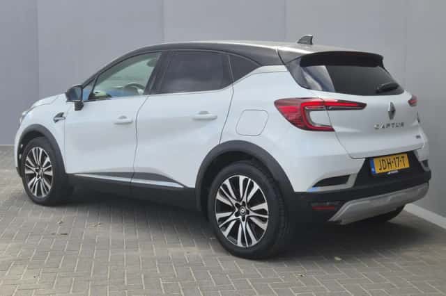 Renault Captur (2022) thumbnail 17