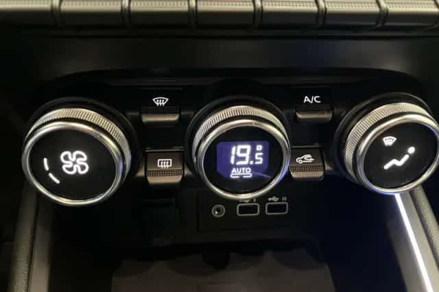 Renault Clio (2024) thumbnail 16