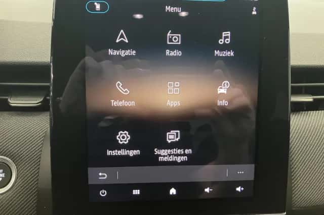 Renault Clio (2024) thumbnail 17