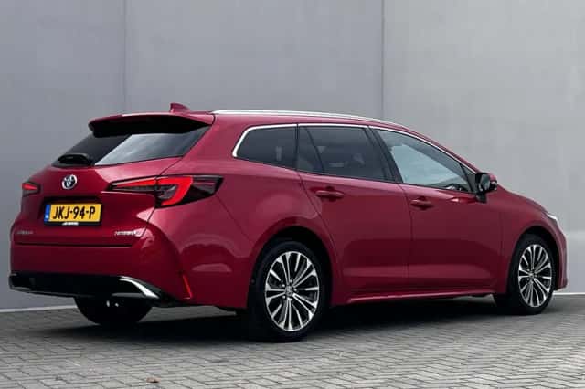 Toyota Corolla (2024) thumbnail 3