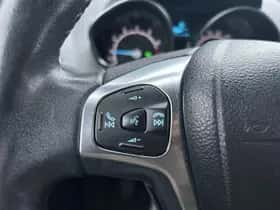 Ford EcoSport (2017) thumbnail 30