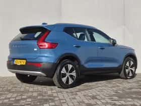 Volvo XC40 (2022) thumbnail 6